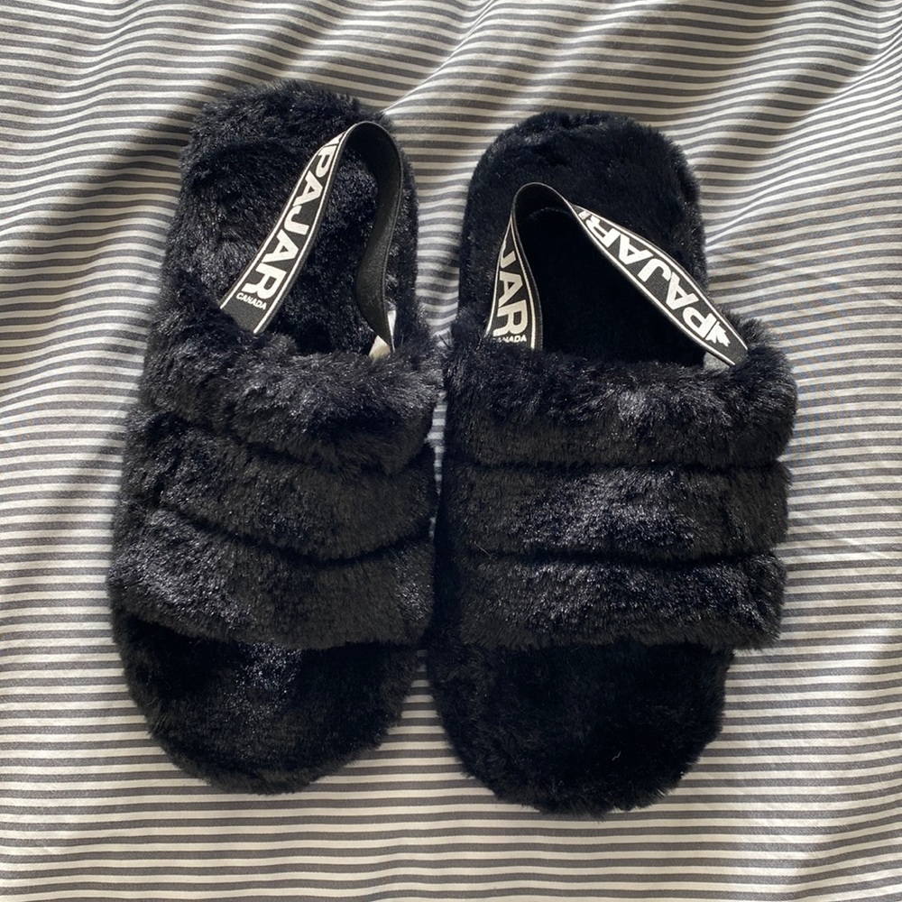 Black slippers